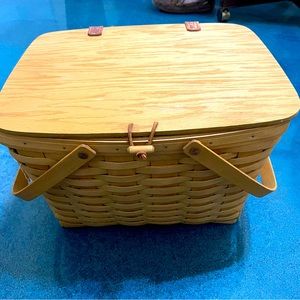 Large Collectible Longaberger Picnic Basket 2004 with protective liner